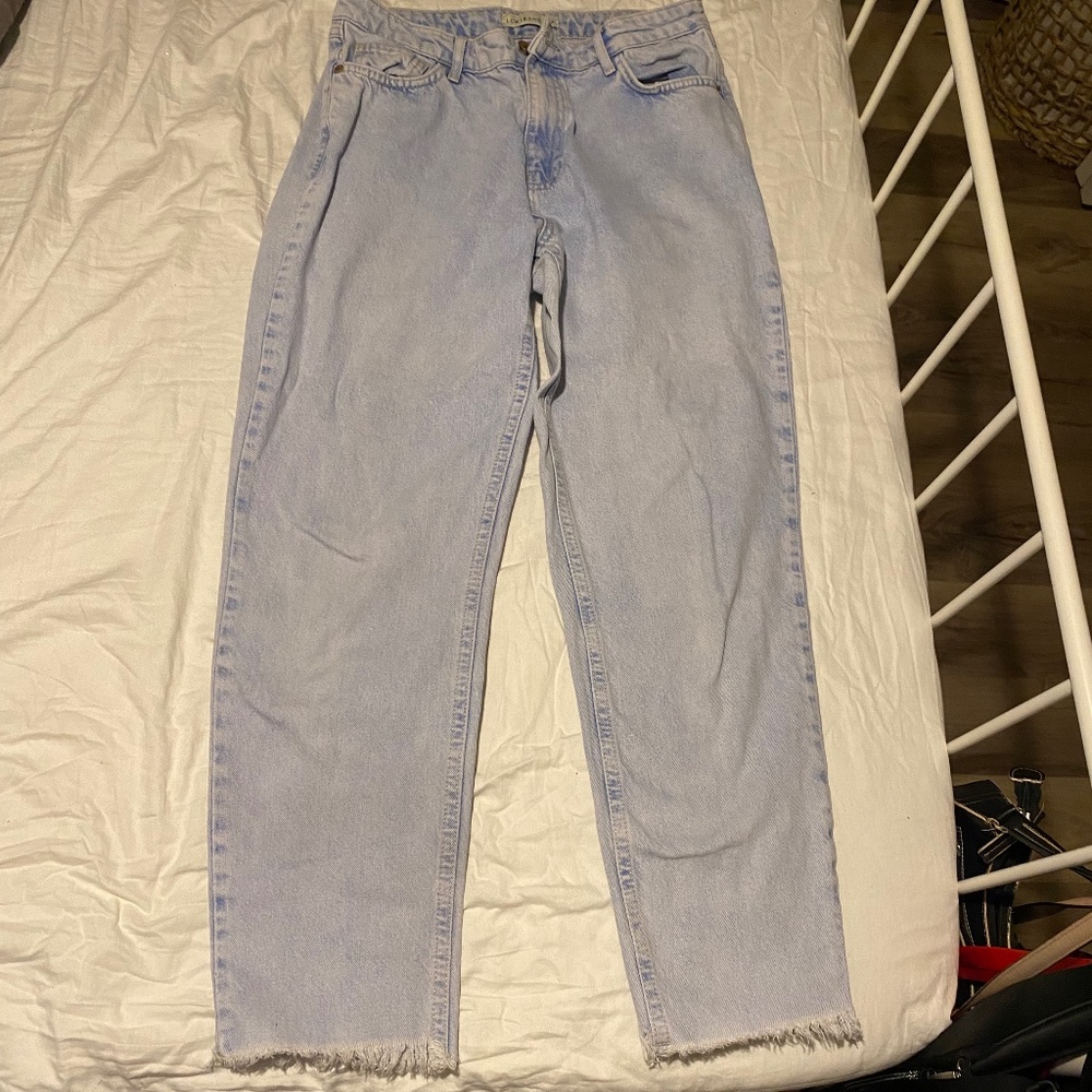 Light wash denim mom jeans